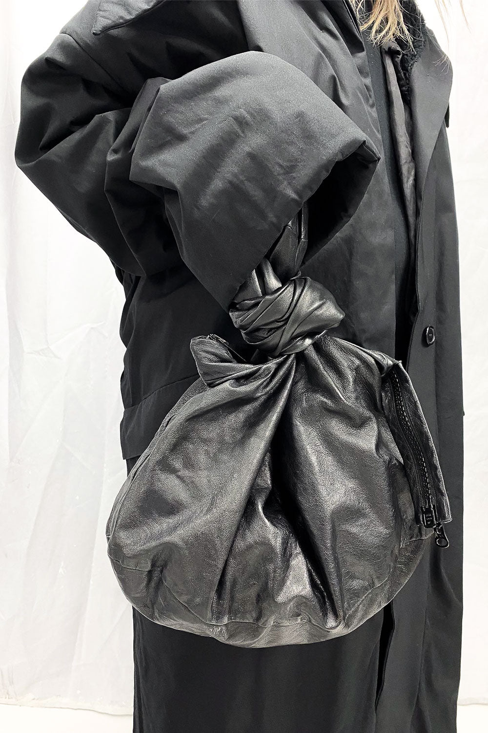 VERSE KNOT BAG - NELLY JOHANSSON