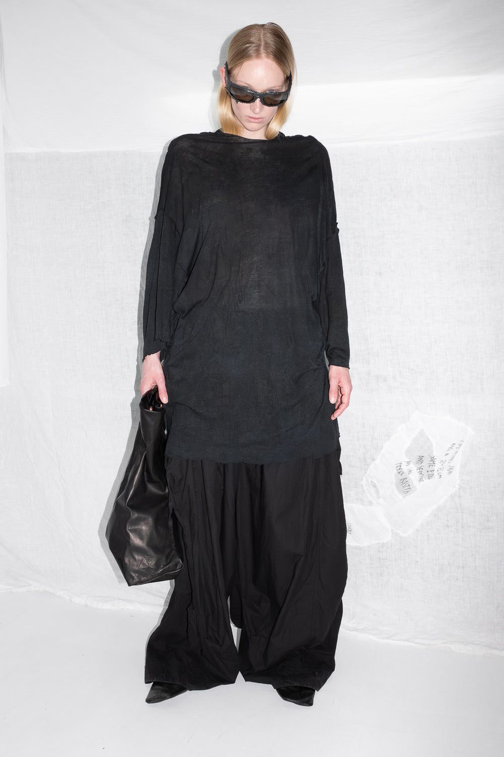 Hand-painted linen T-shirt - NELLY JOHANSSON