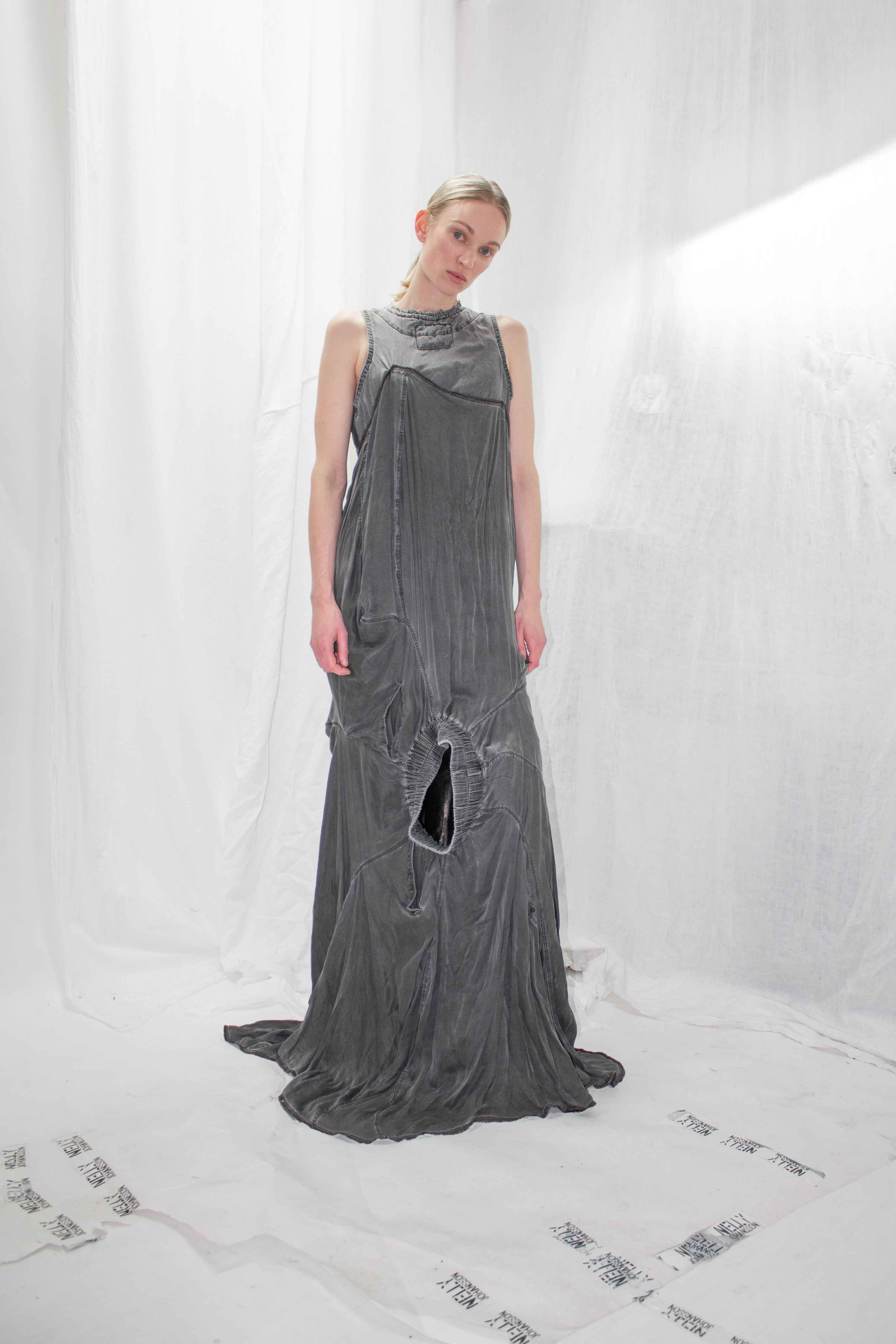 Round cut Silk Gown - NELLY JOHANSSON
