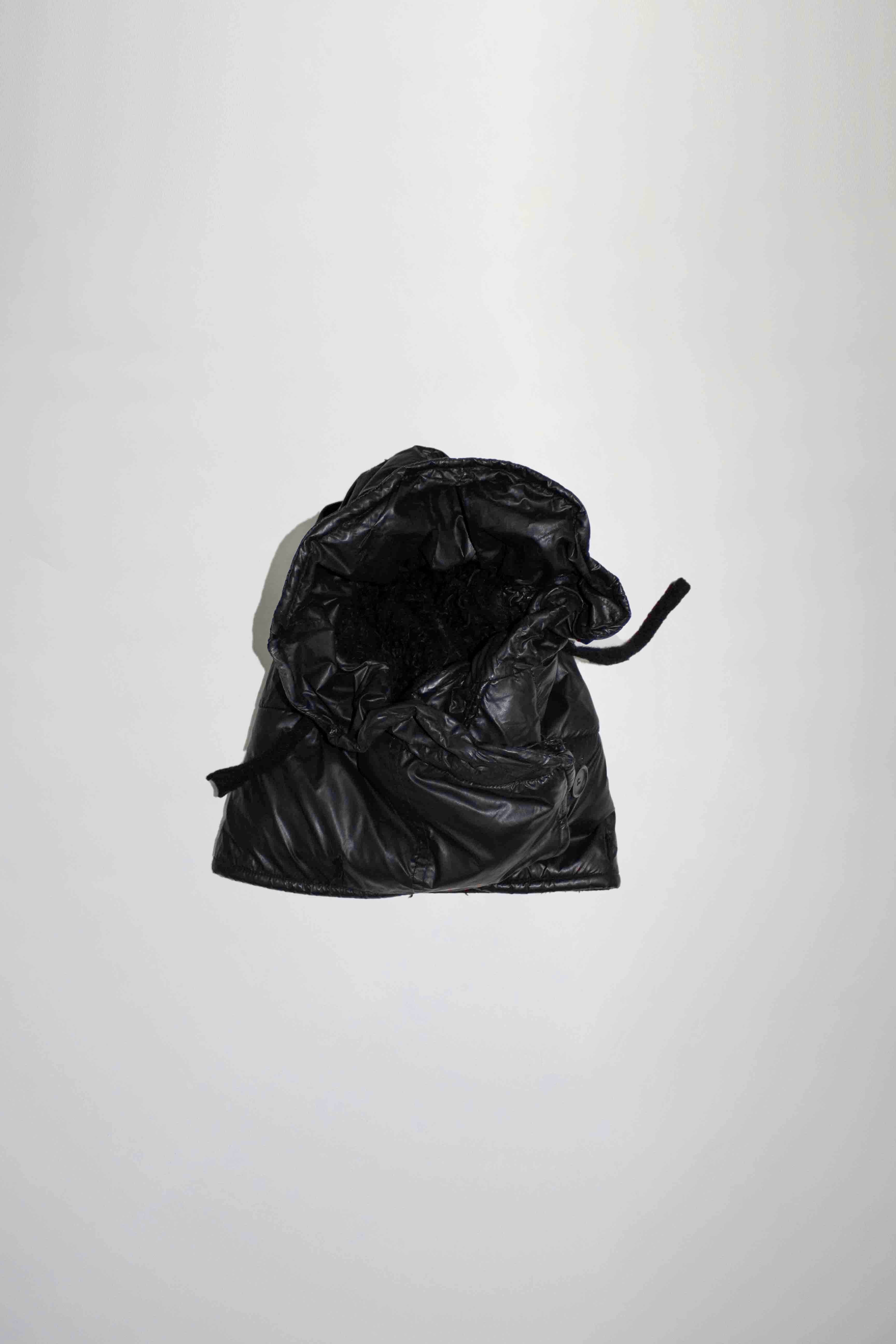 Hood - NELLY JOHANSSON
