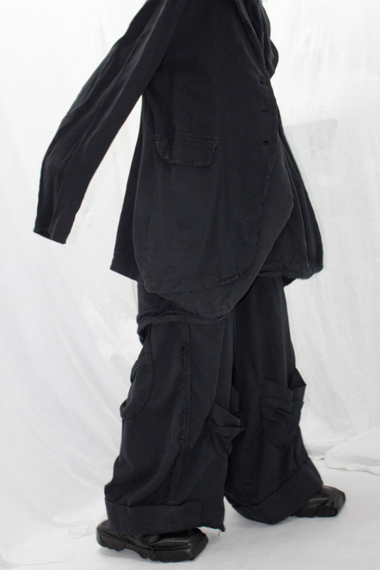NELLY JOHANSSON 2023–24 collection: oversized black blazer over wide black trousers 27