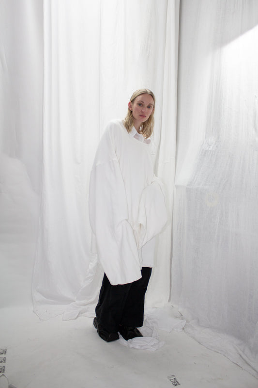 NELLY JOHANSSON 2023–24 collection: white oversized shirt dress 42