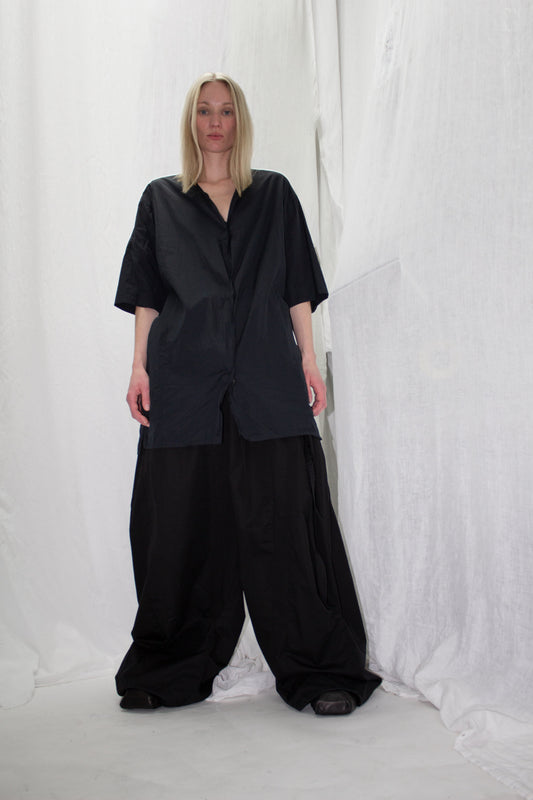 NELLY JOHANSSON 2023–24 collection: boxy black jacket over voluminous black trousers 46