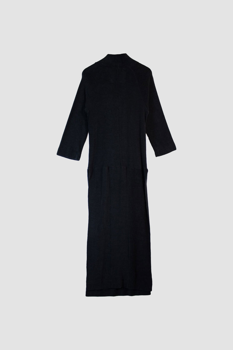 KLEID MIT Stehkragen