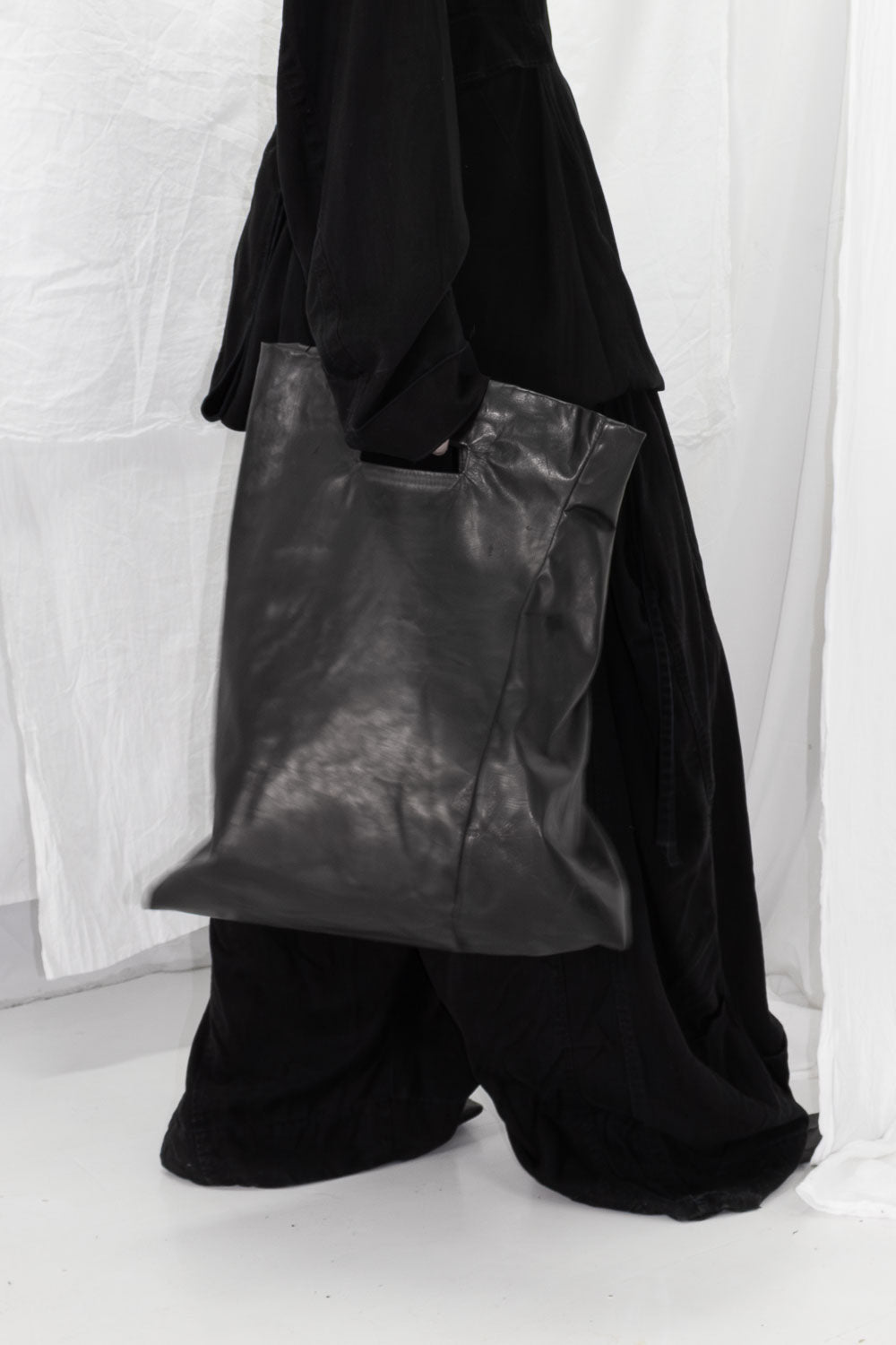 Sculptural Hand Bag - NELLY JOHANSSON