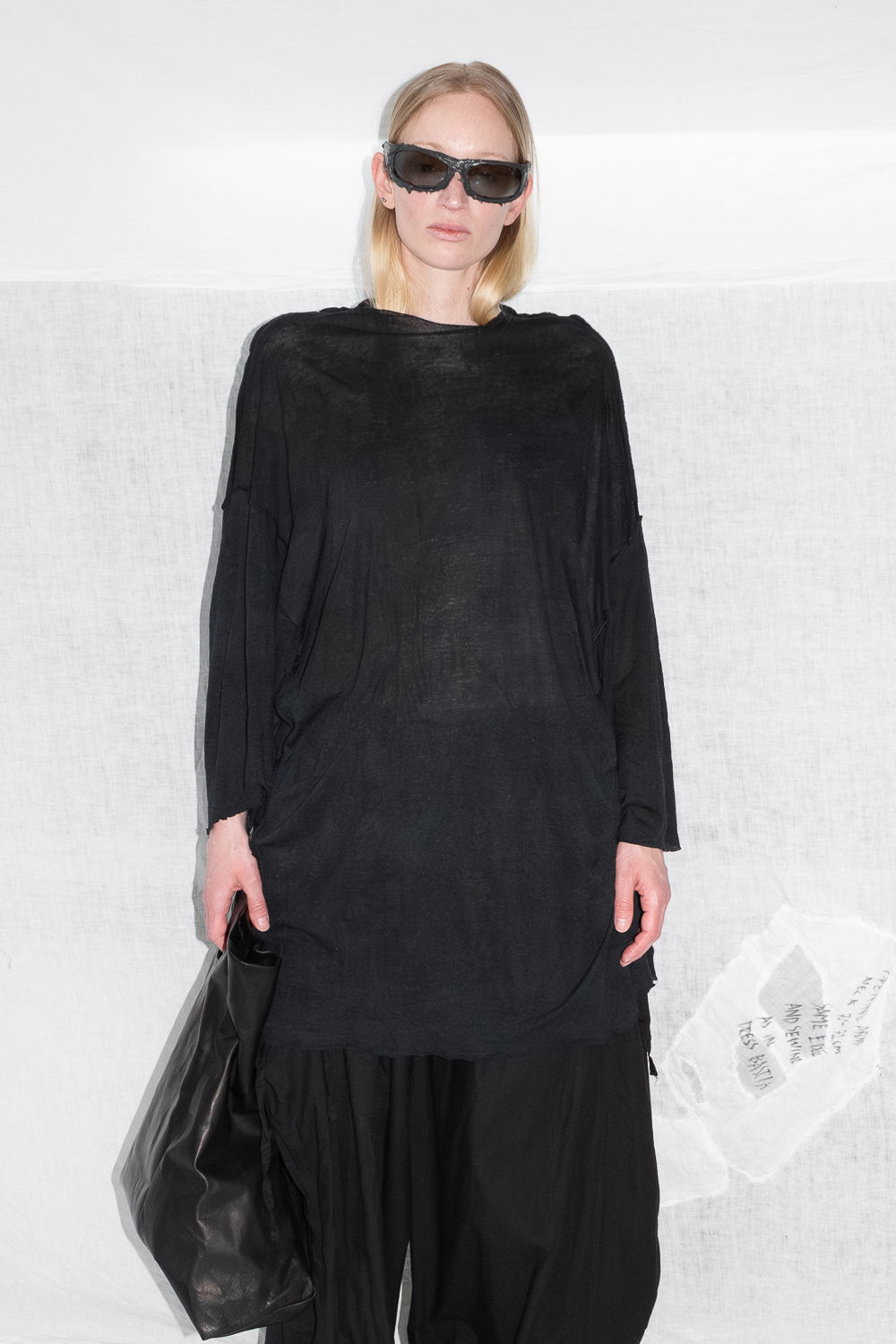 Hand-painted linen T-shirt - NELLY JOHANSSON