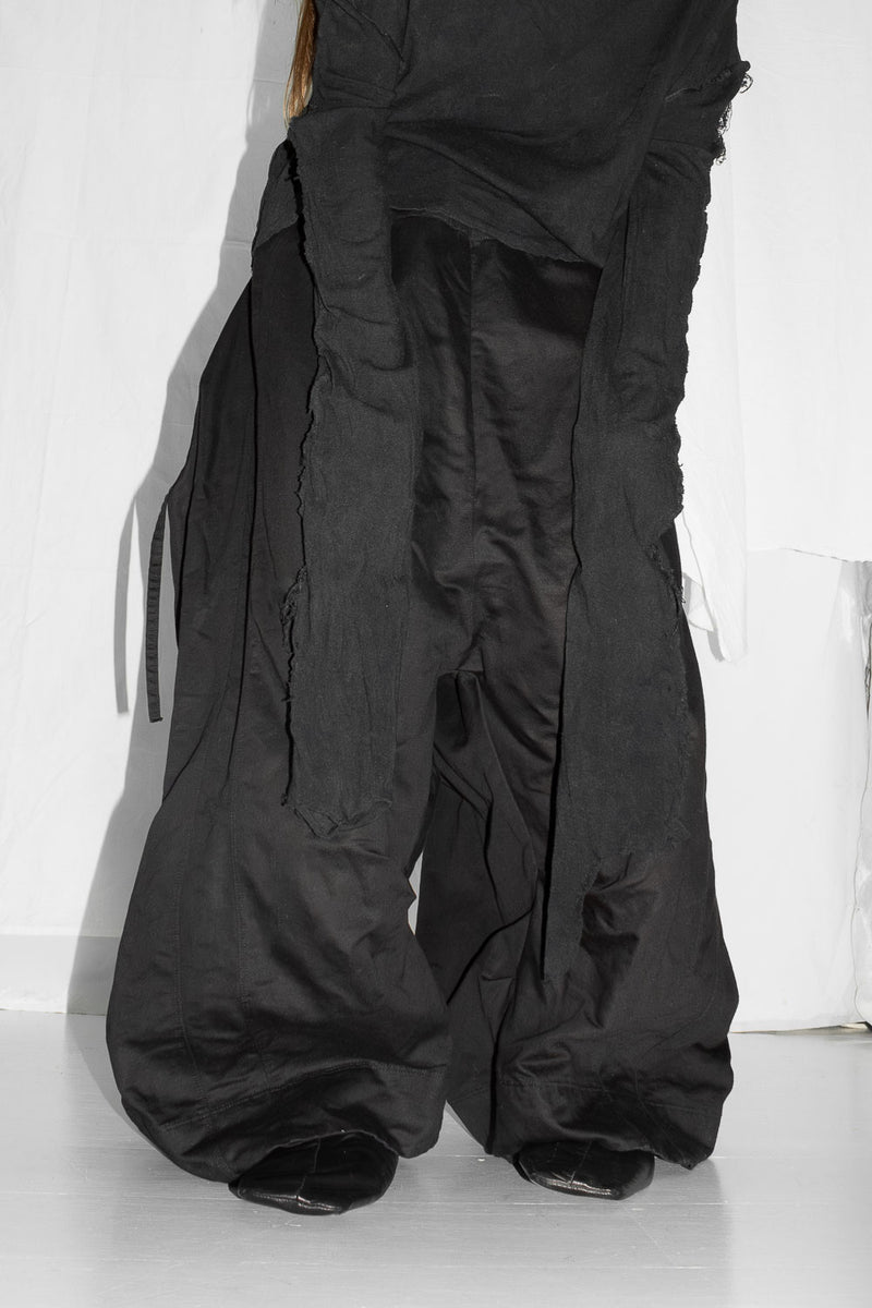 Enormous Trousers Crisp