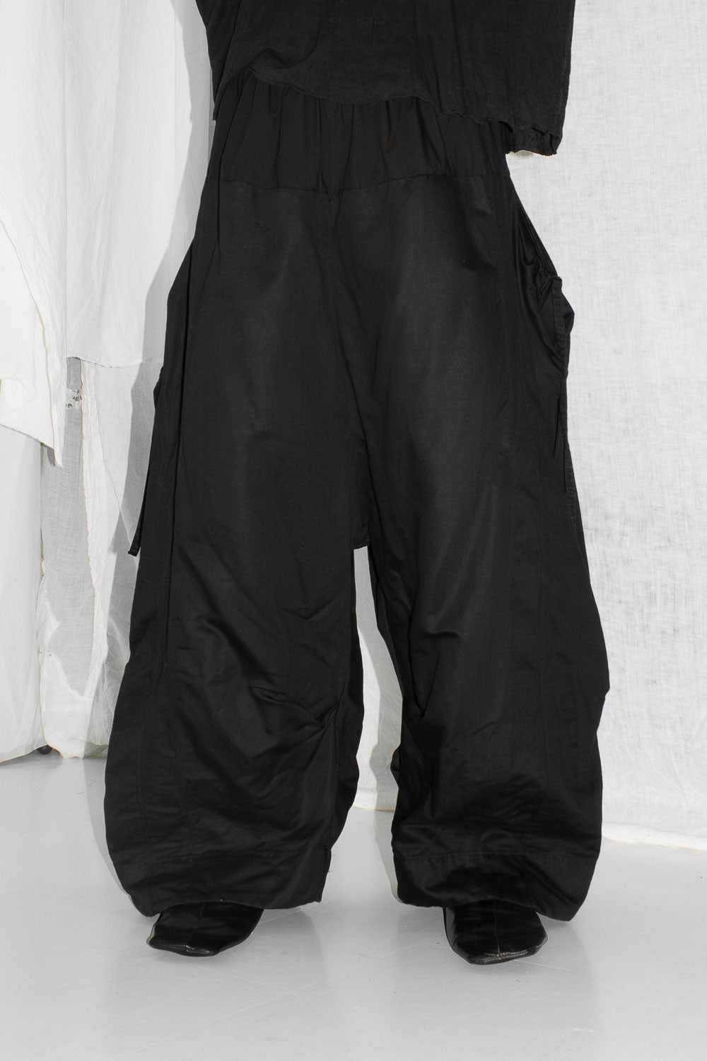 Enormous Trousers Crisp - NELLY JOHANSSON