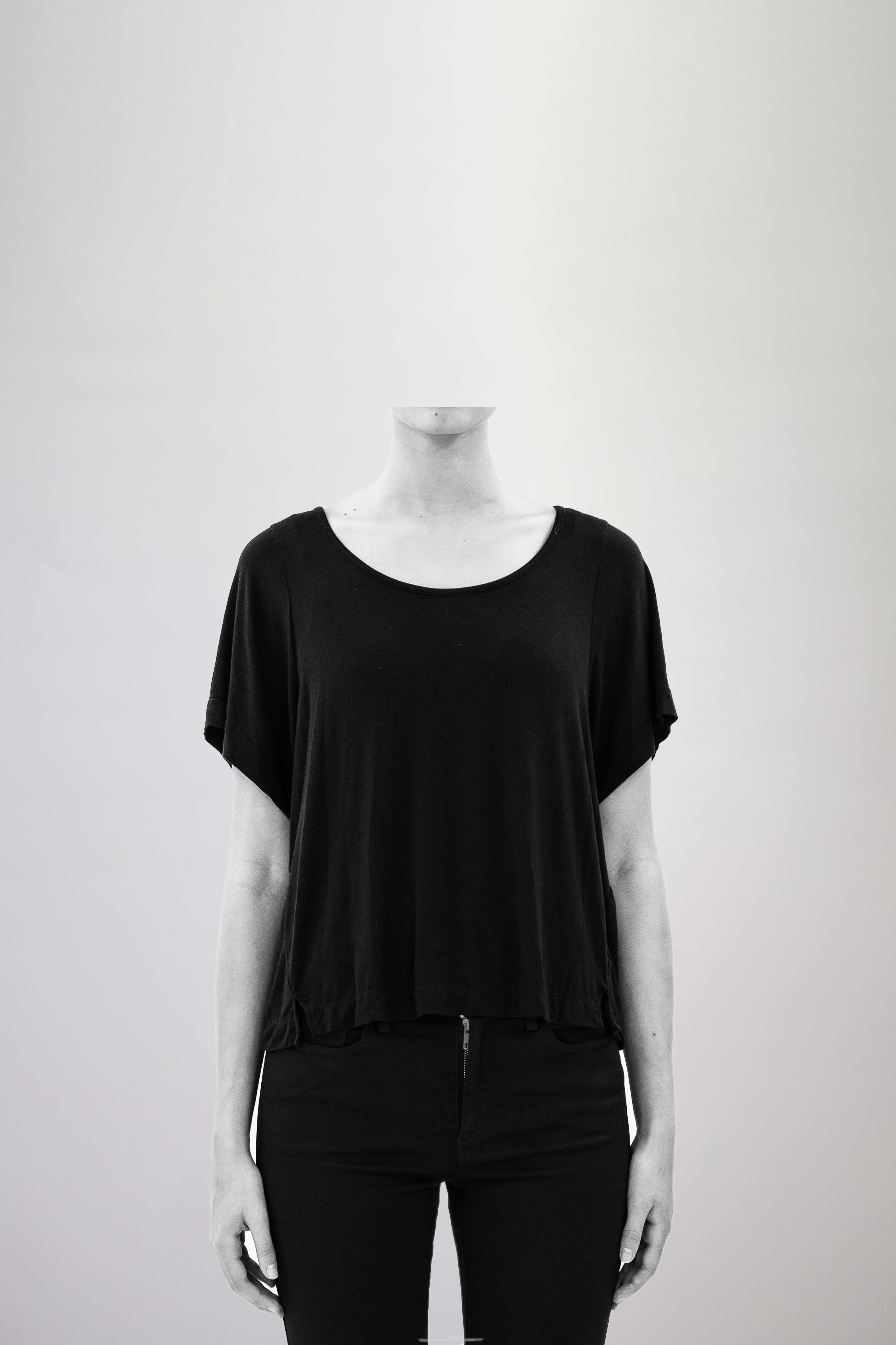 Deep Round Neck T-Shirt - NELLY JOHANSSON